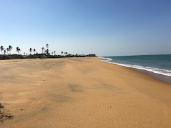 Foto von Iranawila Beach mit lange, gerade küste