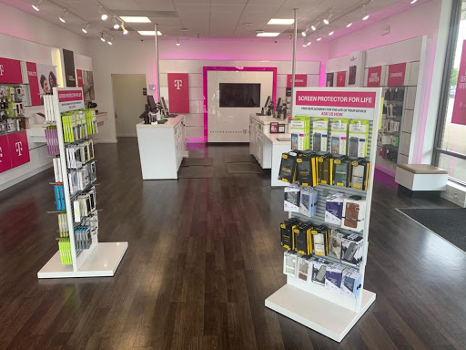Cell Phone Store «T-Mobile», reviews and photos, 2000 Mallory Ln #180, Franklin, TN 37067, USA