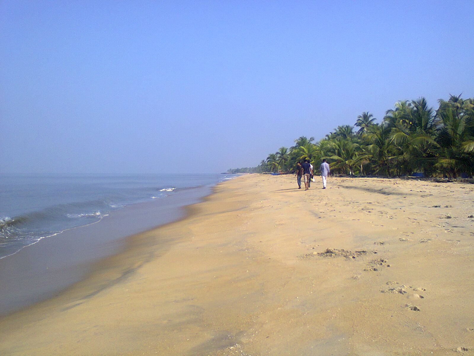 Foto de Aniyal Beach con arena brillante superficie