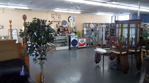 Non-Profit Organization «Society of St. Vincent de Paul - Mesa Thrift Store», reviews and photos, 2352 W Main St, Mesa, AZ 85201, USA