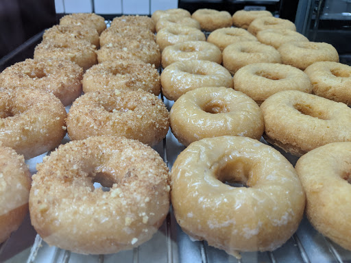 Donut Shop «Lee Donuts», reviews and photos, 124 Peterson Rd, Libertyville, IL 60048, USA