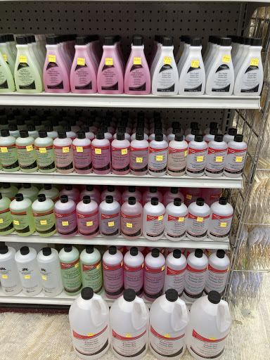 Beauty Supply Store «Lee Beauty Supply Corporation», reviews and photos, 15550 Grand River Ave, Detroit, MI 48227, USA