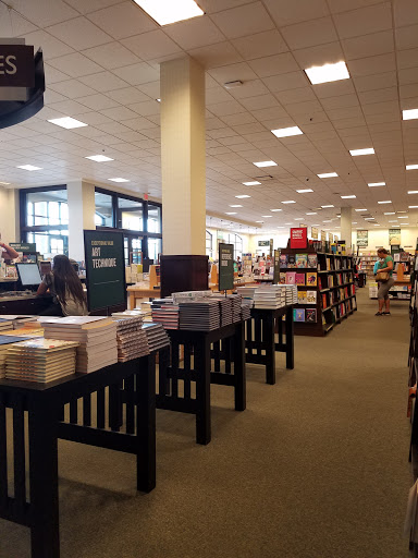 Barnes & Noble image