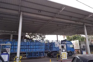 Boralesgamuwa Petrol Station image