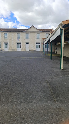 Ecole Publique à Asnières-sur-Nouère