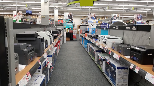 Office Supply Store «Staples», reviews and photos, 2950 Belcrest Center Dr, Hyattsville, MD 20782, USA