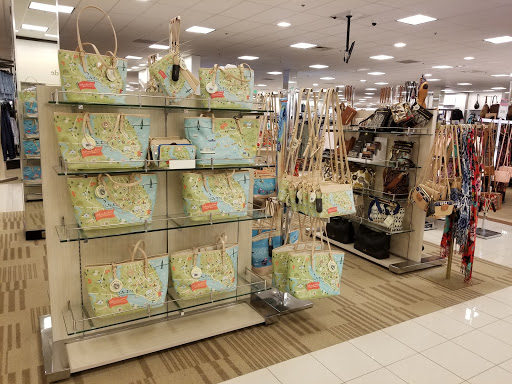 Shopping Mall «Mount Pleasant Towne Centre», reviews and photos, 1218 Belk Dr, Mt Pleasant, SC 29464, USA