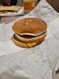 Cheeseburger du Restauration rapide McDonald's à Longuenesse - n°1