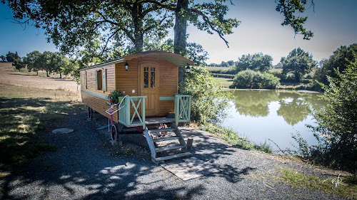 Lodge Domaine de Serres - Location Gîtes et roulotte aux portes du Morvan Bourbon-Lancy