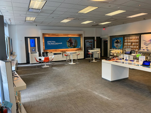 Cell Phone Store «AT&T», reviews and photos, 1620 Chicago Ave, Evanston, IL 60201, USA