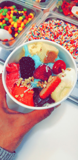 Frozen Yogurt Shop «Sweet Frog Stonebridge», reviews and photos, 125 Stonebridge Plaza Avenue, Richmond, VA 23225, USA