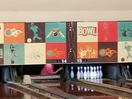 Bowling Alley «Holiday Bowling Center & Sports Bar», reviews and photos, 106 E Pembroke Rd, Hallandale Beach, FL 33009, USA