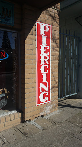 Tattoo Shop «Silver Screen Tattoo & Body Piercing», reviews and photos, 1559 Myers St, Oroville, CA 95965, USA