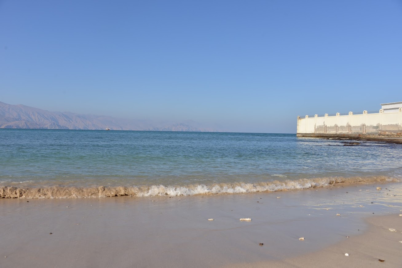 Fotografija Al Akamiyah Beach z majhen zaliv