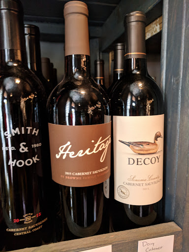 Wine Bar «The Carriage Wine and Market», reviews and photos, 121 E Mobile St, Florence, AL 35630, USA