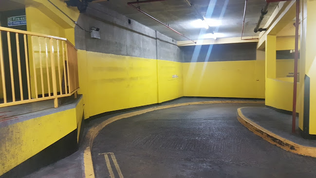 Reviews of Kilburn Market Car Park in London - Parking garage