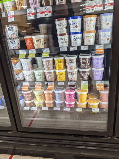 Supermarket «Giant Eagle Supermarket», reviews and photos, 21593 Lorain Rd, Fairview Park, OH 44126, USA