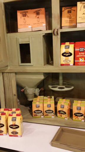 Candle Store «Warm Glow Candle Store», reviews and photos, 2131 N Centerville Rd, Centerville, IN 47330, USA