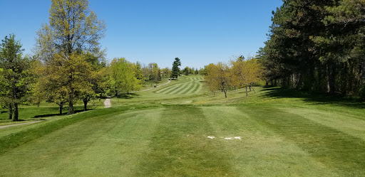 Public Golf Course «St Denis Golf Club & Party Center», reviews and photos, 10660 Chardon Rd, Chardon, OH 44024, USA
