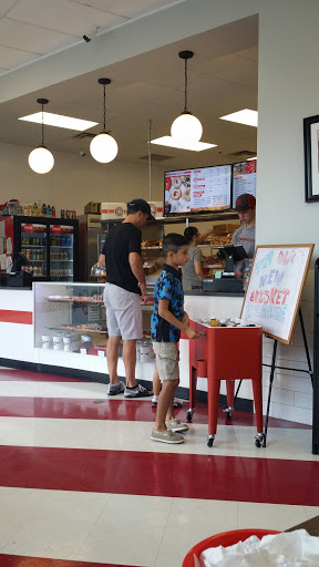 Restaurant «Shipley Do-nuts Lake Travis», reviews and photos, 3620 Ranch Rd 620 S #100, Bee Cave, TX 78738, USA