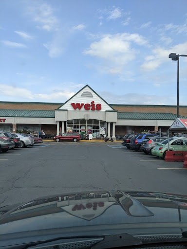 Grocery Store «Weis Markets», reviews and photos, 1100 N 4th St, Sunbury, PA 17801, USA