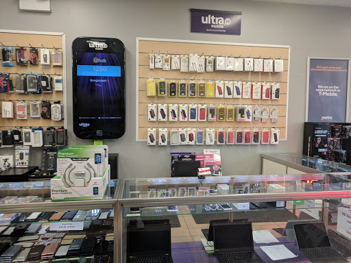 Cell Phone Store «1st Communications», reviews and photos, 1956 W Peterson Ave, Chicago, IL 60660, USA