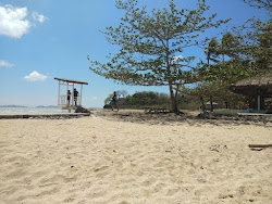 Foto von Aslom Island Beach - beliebter Ort unter Entspannungskennern