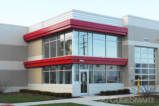 Self-Storage Facility «CubeSmart Self Storage», reviews and photos, 7910 Lemont Rd, Woodridge, IL 60517, USA