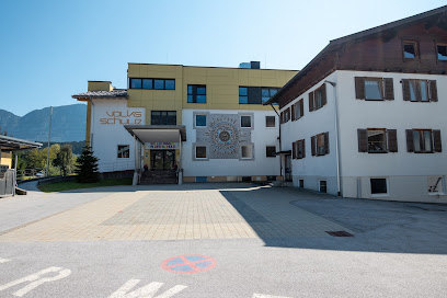 Volksschule Oberlangkampfen