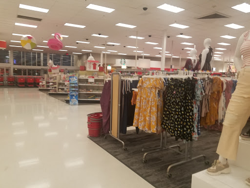 Department Store «Target», reviews and photos, 5901 Douglas Ave, Des Moines, IA 50322, USA