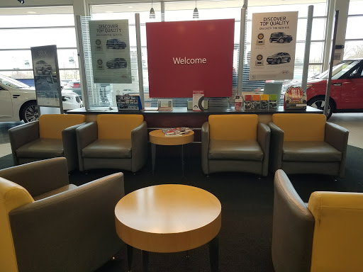Kia Dealer «Rosen Kia Milwaukee», reviews and photos, 5505 S 27th St, Milwaukee, WI 53221, USA