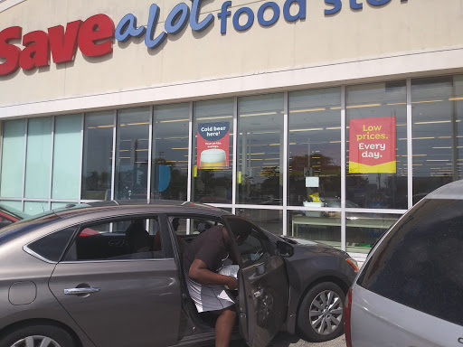 Grocery Store «Save-A-Lot», reviews and photos, 2420 N Dixie Hwy, Hollywood, FL 33020, USA