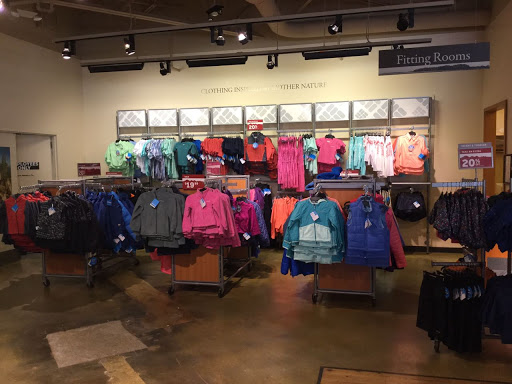 Sportswear Store «Columbia Sportswear Outlet Store - Prime Outlets in Ellenton», reviews and photos, 5661 Factory Shops Blvd #470, Ellenton, FL 34222, USA