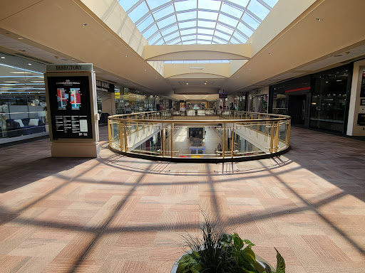 Shopping Mall «Livingston Mall», reviews and photos, 112 Eisenhower Pkwy, Livingston, NJ 07039, USA