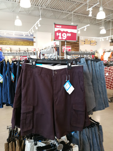 Clothing Store «Columbia Sportswear at Tanger Outlets Daytona», reviews and photos, 1100 Cornerstone Blvd #105, Daytona Beach, FL 32117, USA