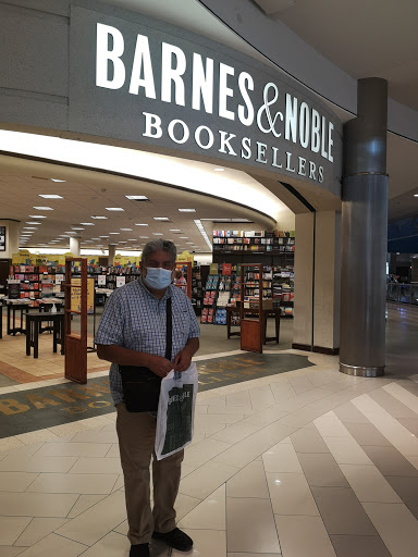 Book Store «Barnes & Noble Booksellers», reviews and photos, 118 E Broadway #238, Bloomington, MN 55425, USA