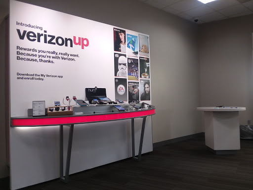 Cell Phone Store «Verizon», reviews and photos, 870 Rostraver Rd, Belle Vernon, PA 15012, USA