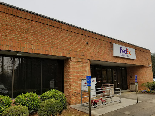 Shipping and Mailing Service «FedEx Ship Center», reviews and photos, 1525 Morrison Pkwy, Alpharetta, GA 30009, USA