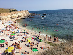 Blue Bay beach'in fotoğrafı ve yerleşim