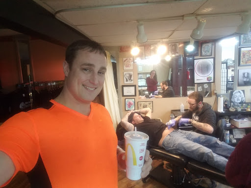 Tattoo Shop «Big Dog Tattoos», reviews and photos, 111 S Jefferson St, Mount Pleasant, IA 52641, USA