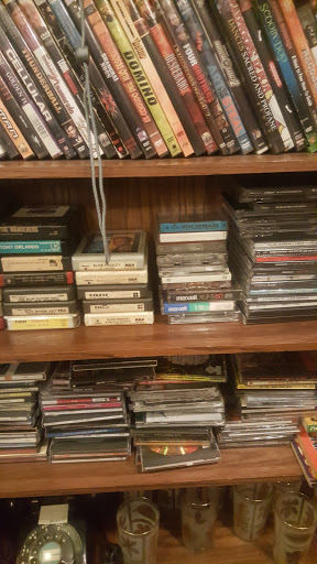 Vintage Clothing Store «Pilsen Vintage», reviews and photos, 1430 W 18th St, Chicago, IL 60608, USA