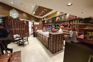 Lindt image