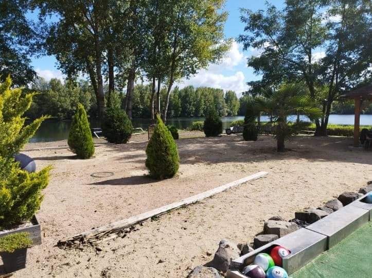 Foto di Spiaggia di Issoire area servizi