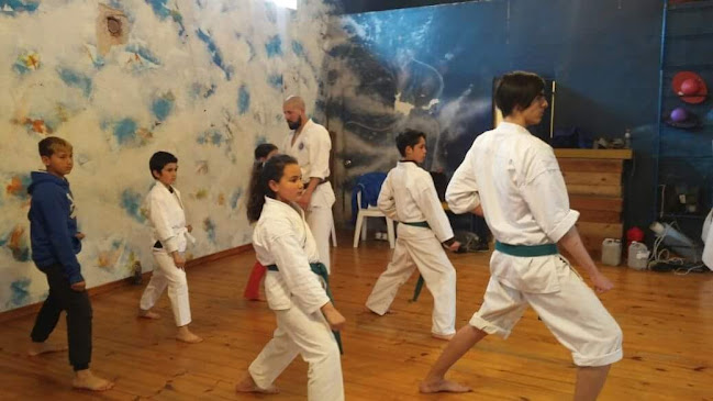 Karate Tradicional - Dojo MakotoKan