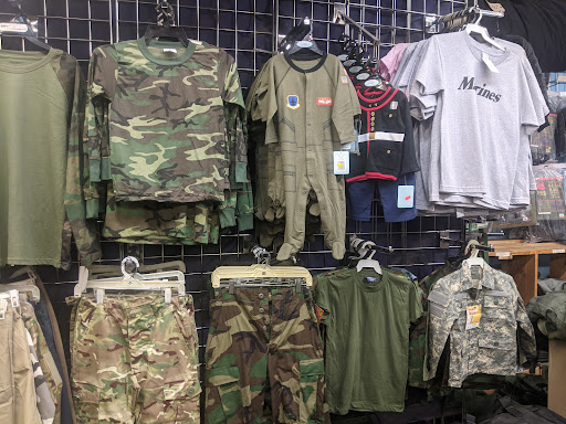 Army & Navy Surplus Shop «Army Navy Sales», reviews and photos, 3100 N Lincoln Ave, Chicago, IL 60657, USA