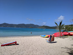 Photo de Hansen Bay beach zone des équipements
