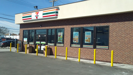 7-Eleven, 159-35 Cross Bay Blvd, Jamaica, NY 11414, USA, 