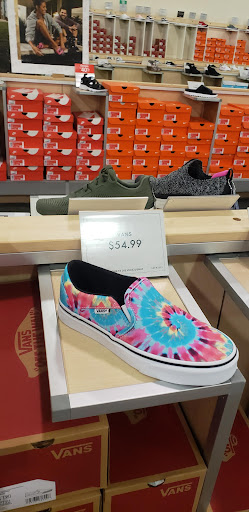 Shoe Store «DSW Designer Shoe Warehouse», reviews and photos, 13711 S Tamiami Trail, Fort Myers, FL 33912, USA