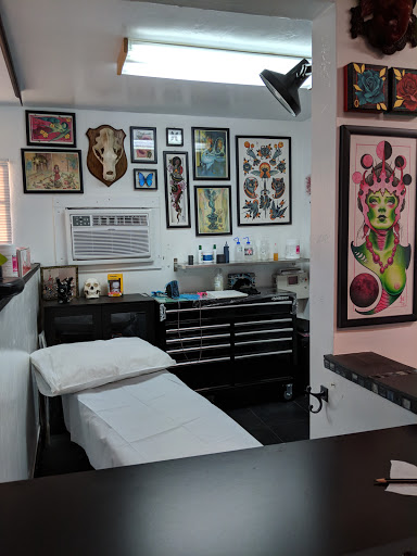 Tattoo Shop «Guru Tattoo», reviews and photos, 1122 Garnet Ave, San Diego, CA 92109, USA