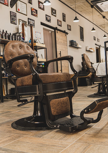 Zeus Barbershop & Store | Premium Men`s Club - Професионална Бръснарница